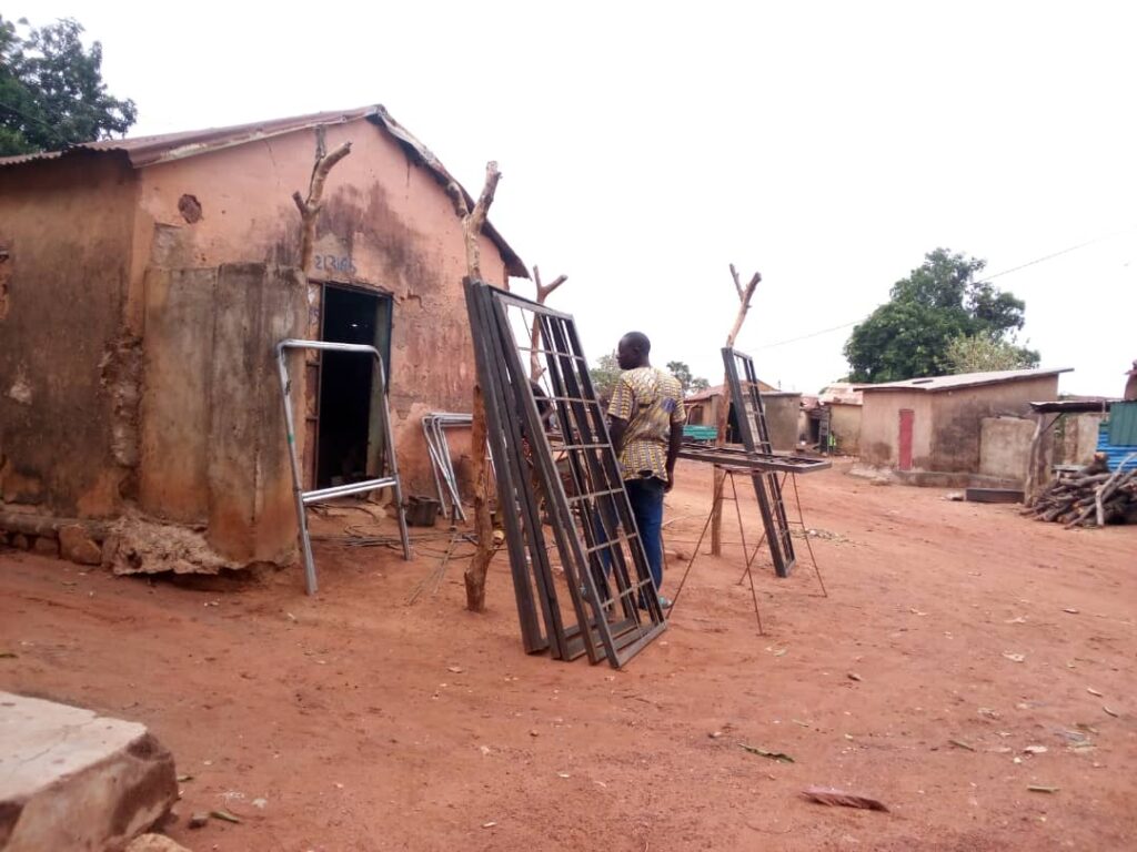 lits pour l'orphelinat St François
