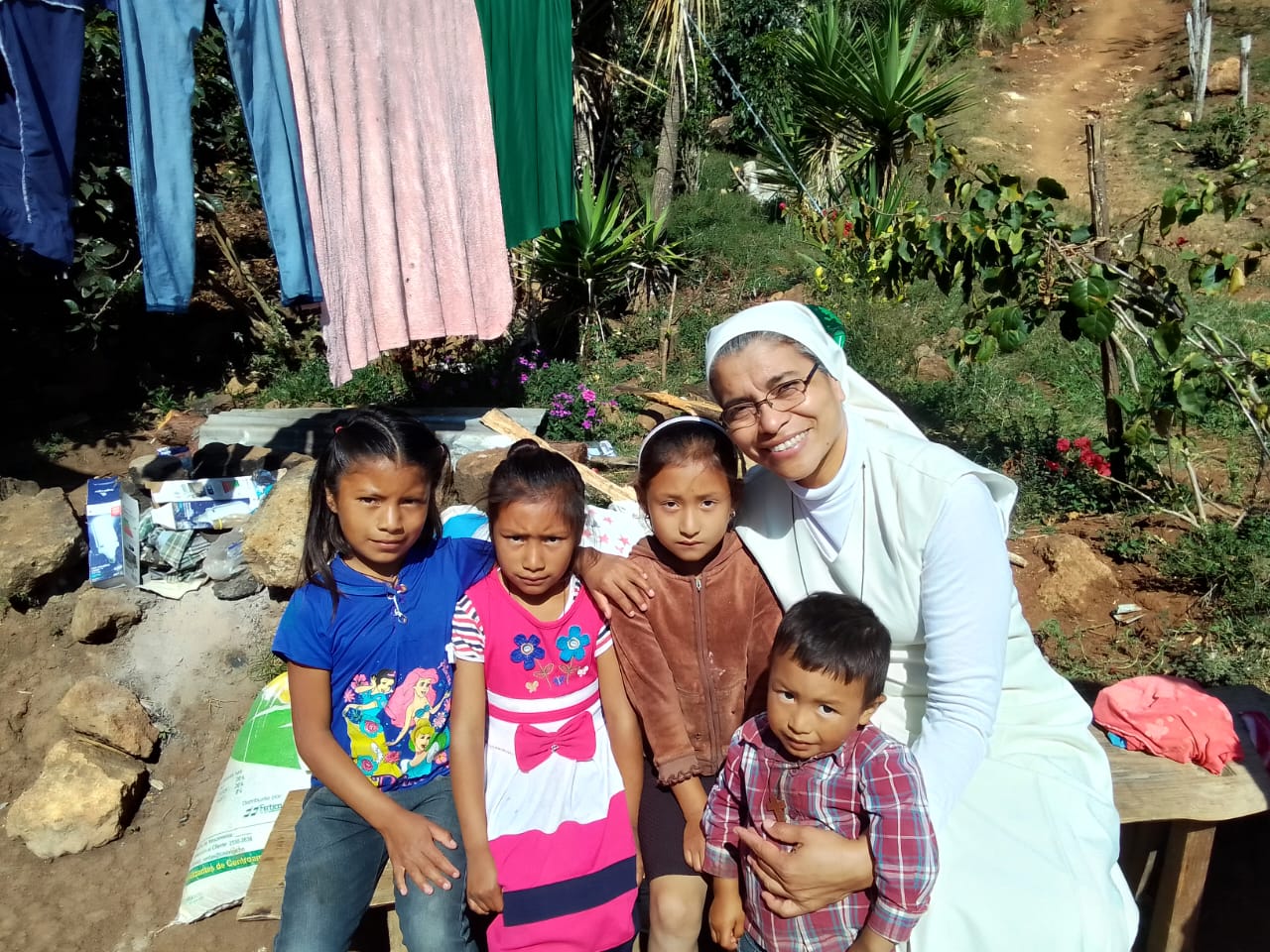 enfant et religieuse
